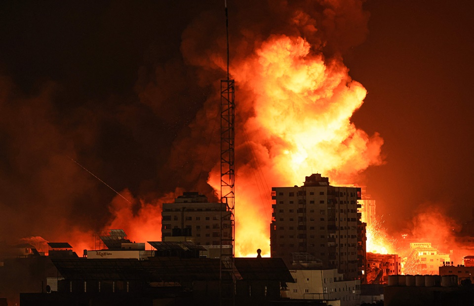 이스라엘 보복공격으로 불타는 가자지구. 사진=연합뉴스