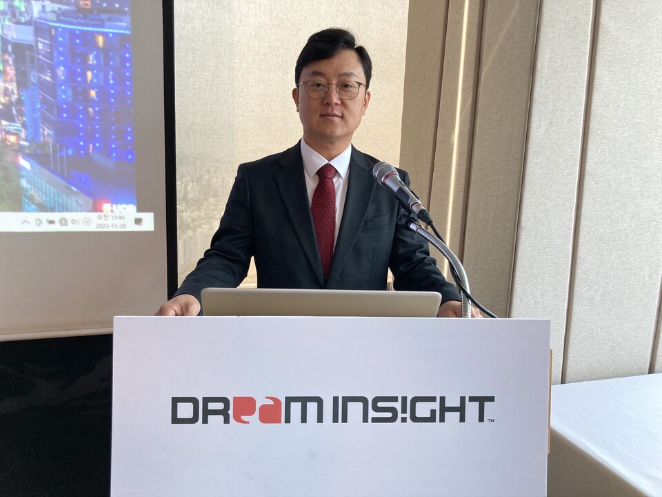 김기철 드림인사이트 대표이사가 29일 서울 여의도 63빌딩에서 진행한 기업설명회를 앞두고 사진 촬영에 임하고 있다. 사진=한경석 기자