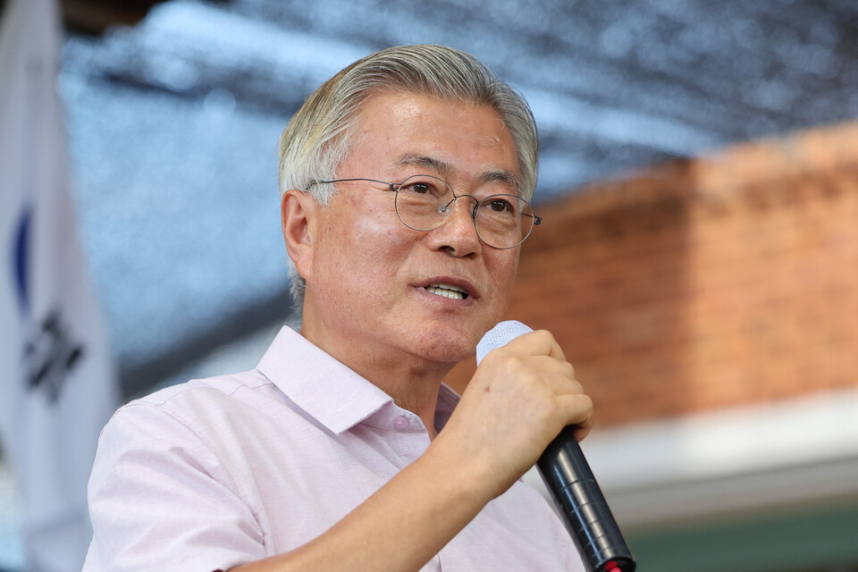 문재인, 영화 ‘서울의봄’ 관람...“불의에 대한 분노가 현실을 바꾸는 힘 되길”