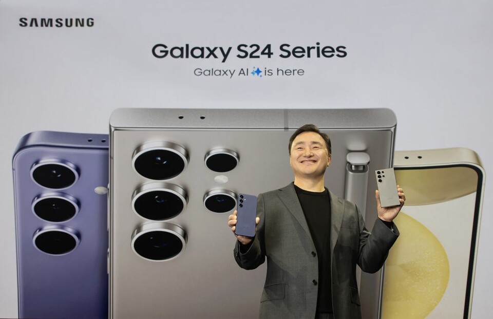 17일(현지시간) 미국 새너제이에 위치한 SAP센터에서 개최된 ‘갤럭시 언팩 2024(Galacy Unpacked 2024)’ 행사에서 노태문 삼성전자 MX사업부장(사장)이 ‘갤럭시 S24 시리즈’를 소개하고 있다. 사진=삼성전자