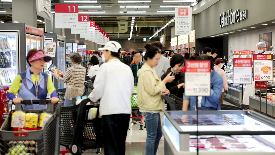 소비자로 붐비는 홈플러스 메가푸드마켓 금천점. 사진=홈플러스