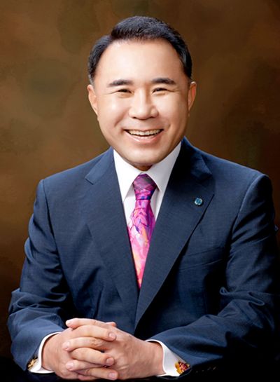 윤홍근 제너시스 BBQ그룹 회장. 사진=제너시스 BBQ그룹