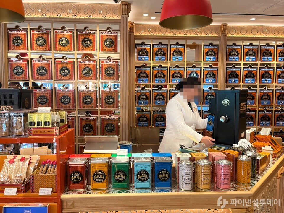 ​바샤커피 청담 플래그십 스토어 매장 내부 모습. 사진=허서우 기자