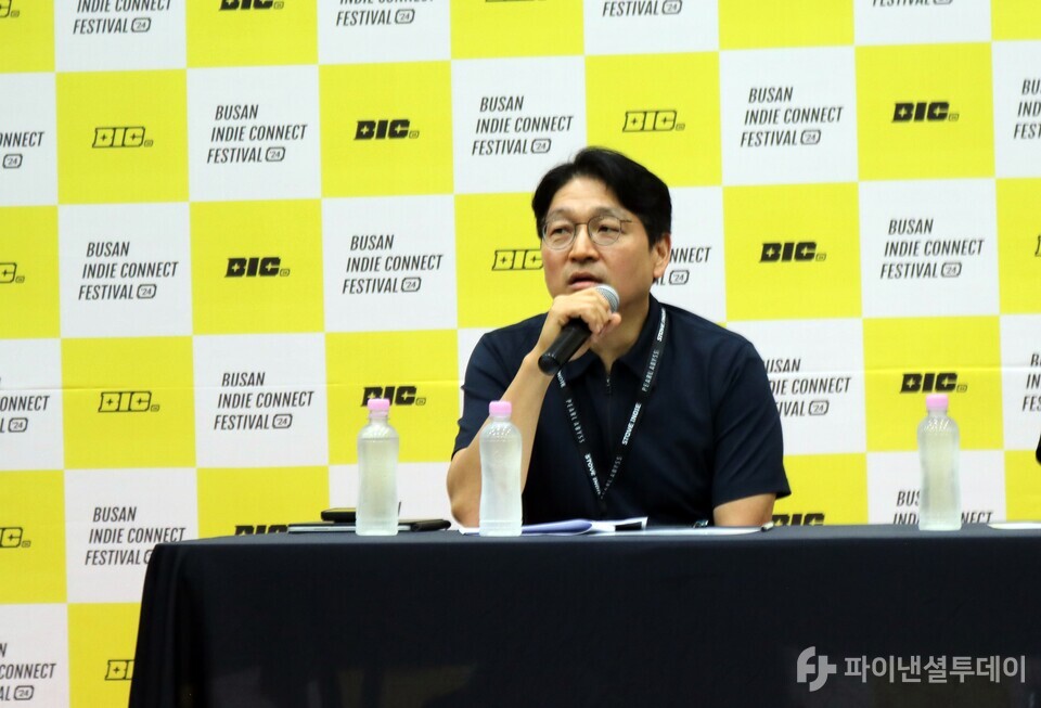 백영훈 스마일게이트 메가포트 대표가 16일 부산 벡스코에서 열린 ‘부산인디커넥트페스티벌 2024(BIC 페스티벌 2024)’에서 말하고 있다. 사진=채승혁 기자