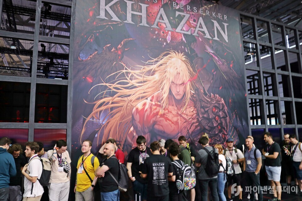 21일 게임스컴 2024 카잔 부스에서 참관객들이 줄을 서서 대기하고 있다. 사진=채승혁 기자