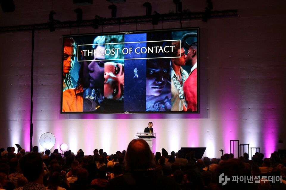 제이슨 라티노 라리안스튜디오 시네마틱 디렉터가 20일 열린 데브컴 현장에서 강연을 진행하고 있다. 사진=채승혁 기자