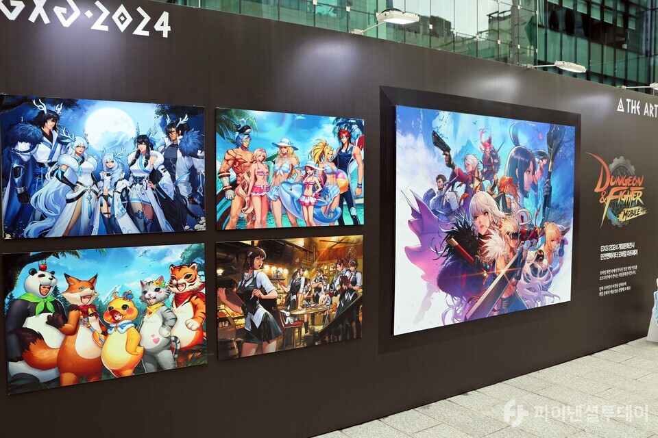 캐릭터 일러스트·원화 등 게임아트를 보다 몰입감 있게 관람할 수 있도록한 ‘던전앤파이터 모바일 아트페어’. 사진=채승혁 기자