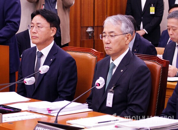 이석준 NH농협금융지주 회장이 18일 오후 농림축산식품해양수산위원회(농해수위) 국정감사(국감)에서 답변을 대기하고 있다. 사진=신수정 기자