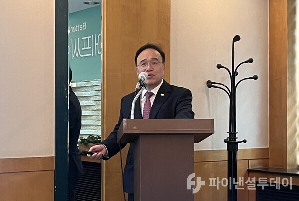 22일 황성관 엠에프씨 대표이사가 서울 영등포구 홍우빌딩에서 열린 기자간담회(IPO)에서 발표하고 있다. 사진=조송원 기자