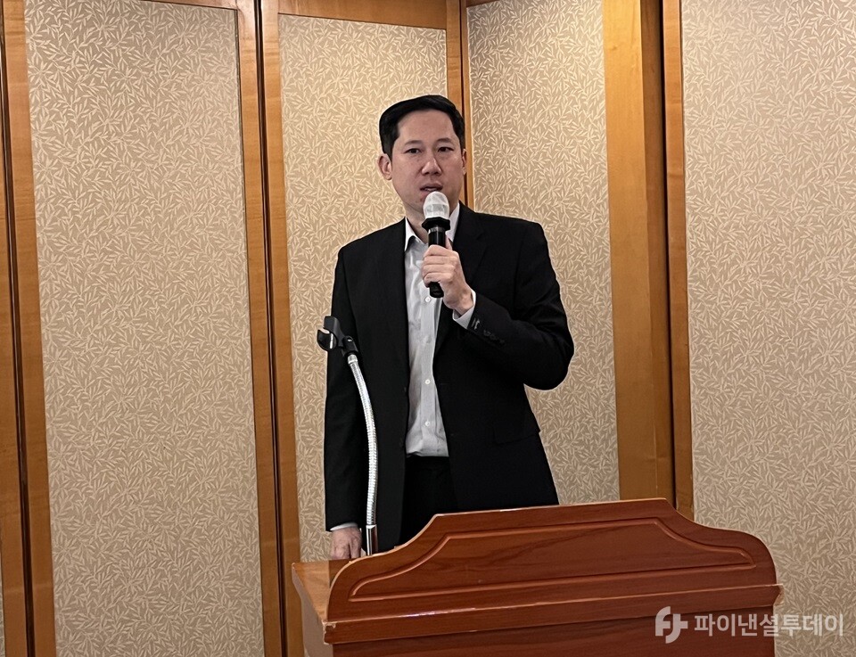 진일정 블랙야크아이앤씨 재무 부문 상무가 12일 서울 영등포구 홍우빌딩에서 열린 기자간담회(IPO)에서 발표하고 있다. 사진=조송원 기자