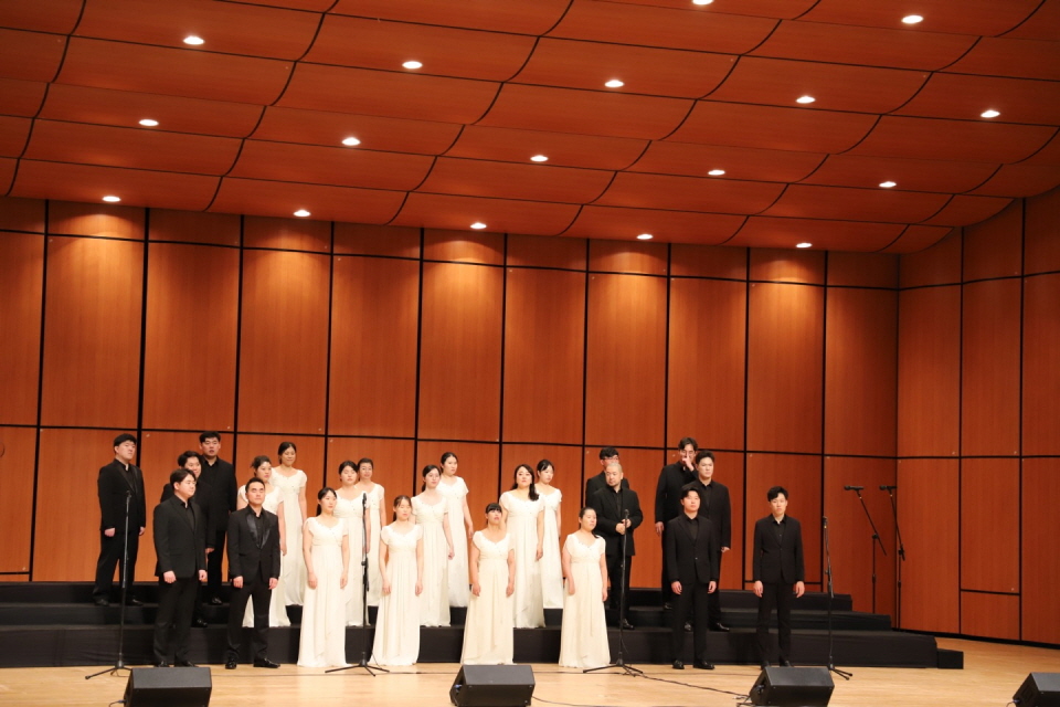 골프존파스텔합창단이 ‘제32회 세계 장애인의 날 기념 전국장애인합창대회’에서 대상을 수상했다. 사진=골프존