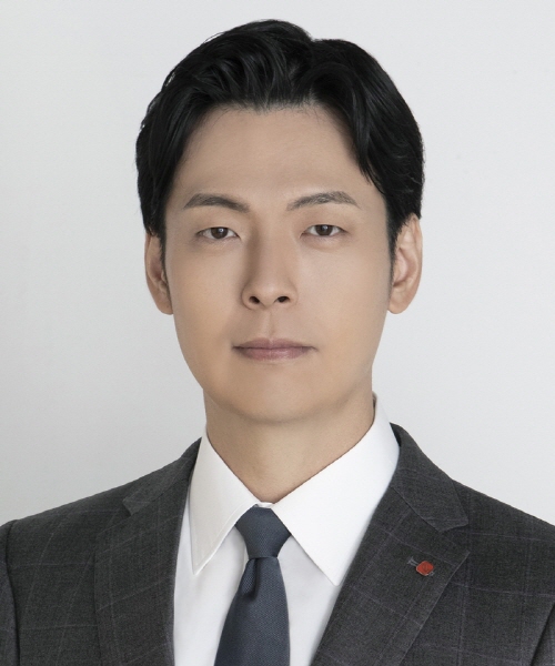 신동빈 롯데그룹 회장의 장남인 신유열 롯데 미래성장실장 전무 겸 롯데바이오로직스 글로벌전략실장이 부사장으로 승진했다. 사진=롯데그룹