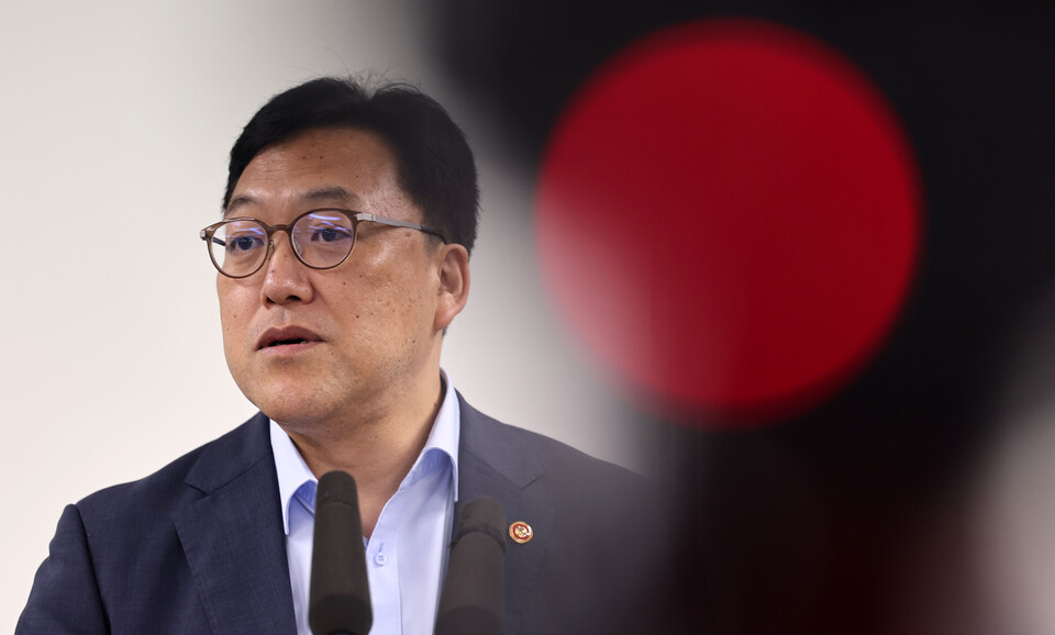 김병환 금융위원장이 지난달 6일 서울 종로구 정부서울청사에서 가계부채 관련 브리핑을 하고 있다. 사진=연합뉴스