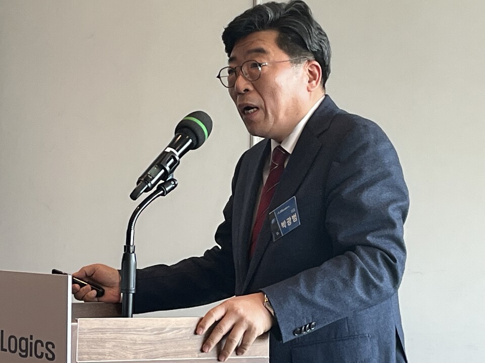 박광범 쓰리에이로직스 대표이사가 9일 오후 서울 여의도에서 열린 기업설명회에서 NFC 기술에 대해 설명하고 있다. 사진=한경석 기자