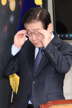 더불어민주당 이재명 대표가 10일 오전 서울 여의도 국회에서 열린 최고위원회의에 참석하고 있다. 사진=연합뉴스