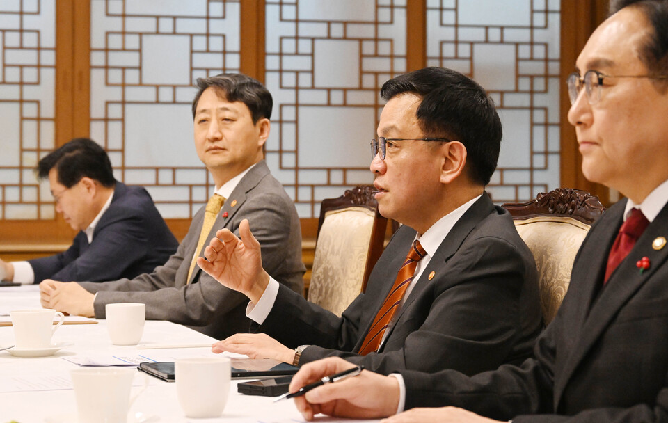 최상목 대통령 권한대행 부총리 겸 기획재정부 장관이 13일 정부서울청사에서 대외경제현안간담회를 하고 있다. 사진=연합뉴스