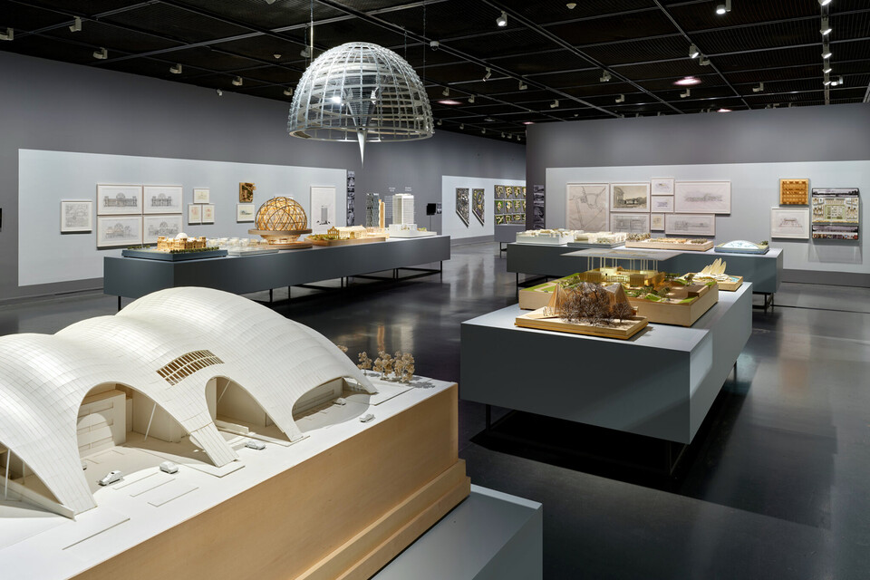 ‘미래긍정: 노먼 포스터, 포스터 + 파트너스’전 내부. 사진=삼화페인트공업