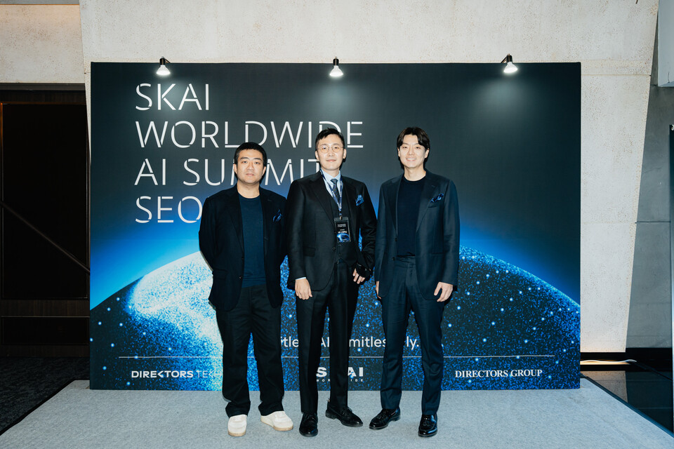 (왼쪽부터)모건 마오 디렉터스테크 공동창립자, 신재혁 스카이월드와이드 대표이사, 이재철 디렉터스테크 대표이사. 사진=디렉터스테크