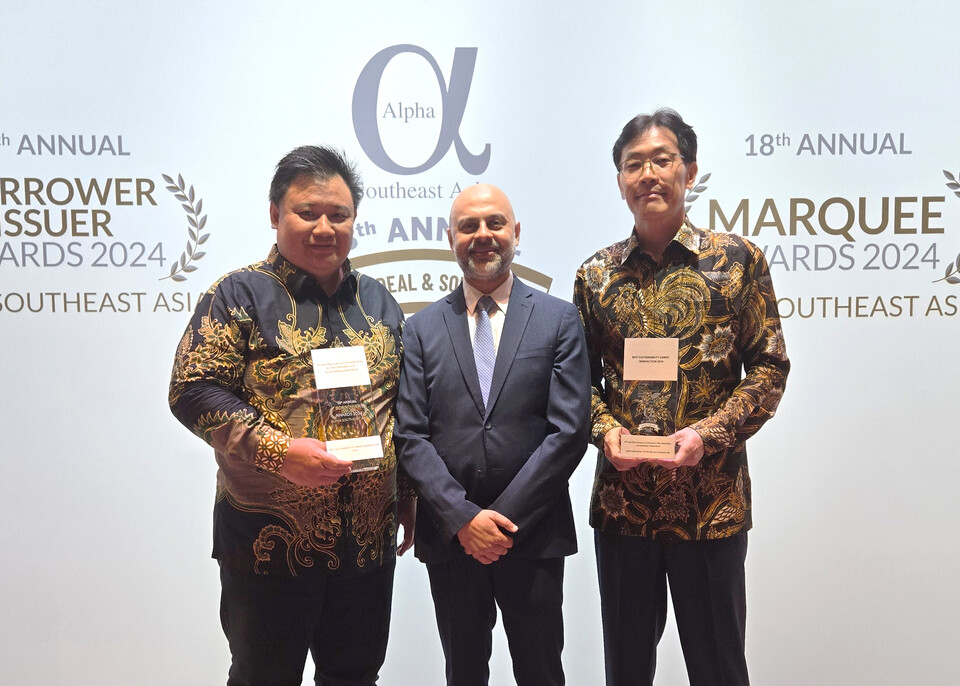 (왼쪽부터)요하네스 W. 에드워드 스핀도 CSO, 시디크 바자르왈라 알파사우스이스트아시아 CEO, 남경훈 한국투자증권 인도네시아 법인장. 사진=한국투자증권