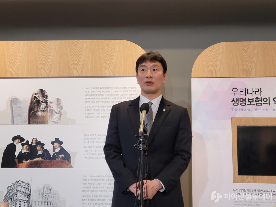 이복현 금융감독원장이 ‘보험사 CEO 간담회’ 백브리핑을 하고 있다. 사진=박혜진 기자