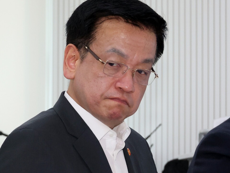 최상목 대통령 권한대행 부총리 겸 기획재정부 장관이 13일 서울 마포구 소상공인연합회 디지털교육센터에서 민생경제 점검회의를 하고 있다. 사진=연합뉴스