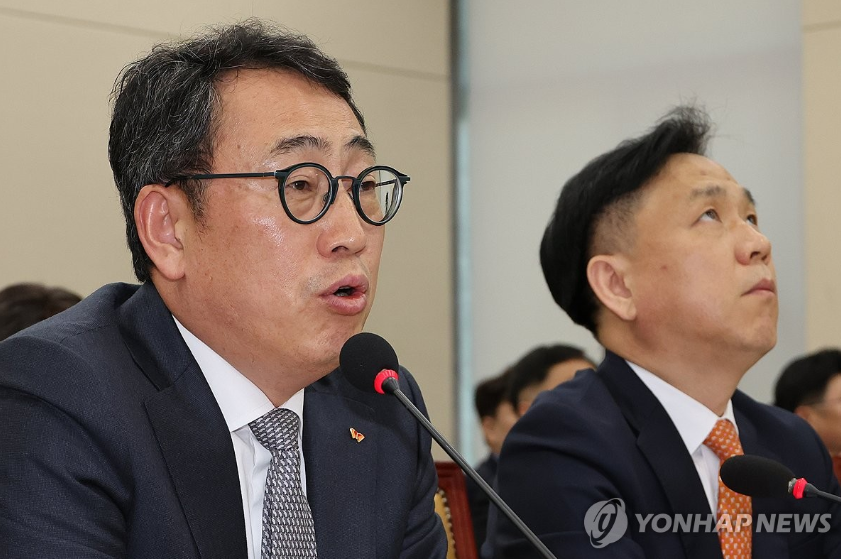 유영상 대표가 30일 국회에서 발언하고 있다. 사진=연합뉴스