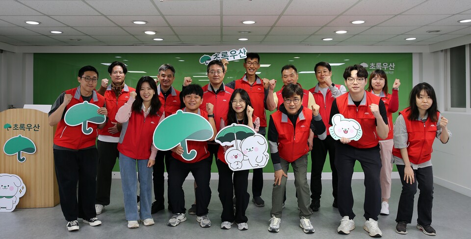 ABL생명은 앞서 15일, 임직원 16명이 서울 영등포구에 위치한 영등포종합사회복지관에서 봉사활동을 진행했다. 사진=ABL생명