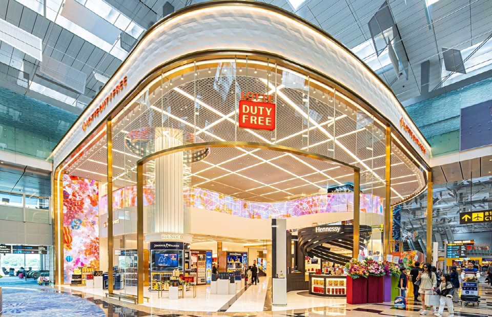 롯데면세점 싱가포르 창이공항점. 사진=롯데면세점