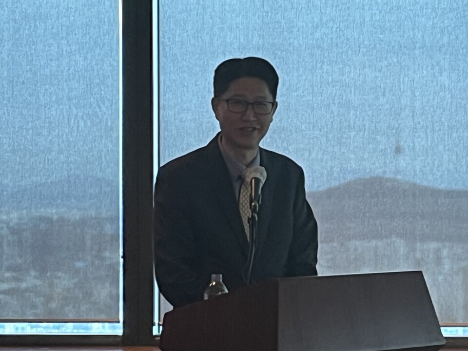 전경헌 사이냅소프트 대표이사가 서울 여의도 63빌딩에서 진행된 기업설명회에서 회사를 소개하고 있다. 사진=한경석 기자