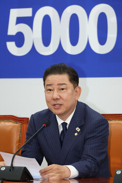 더불어민주당 김병기 당대표 직무대행 겸 원내대표가 23일 서울 여의도 국회에서 열린 코스피 5000 특별위원회 출범식에서 발언하고 있다. 사진=연합뉴스