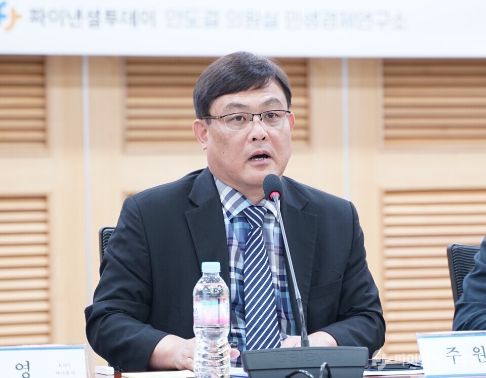 주원 현대경제연구원 경제연구실장이 2025 파이낸셜투데이 인사이트 포럼 좌담에서 ‘이재명 정부 경제 정책을 논하다’라는 주제로 토론하고 있다. 사진=최형주 기자