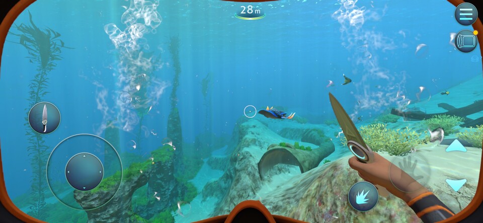 물고기, 해초, 산호 등 다양한 생물들이 살고 있다. 사진=인게임 캡처