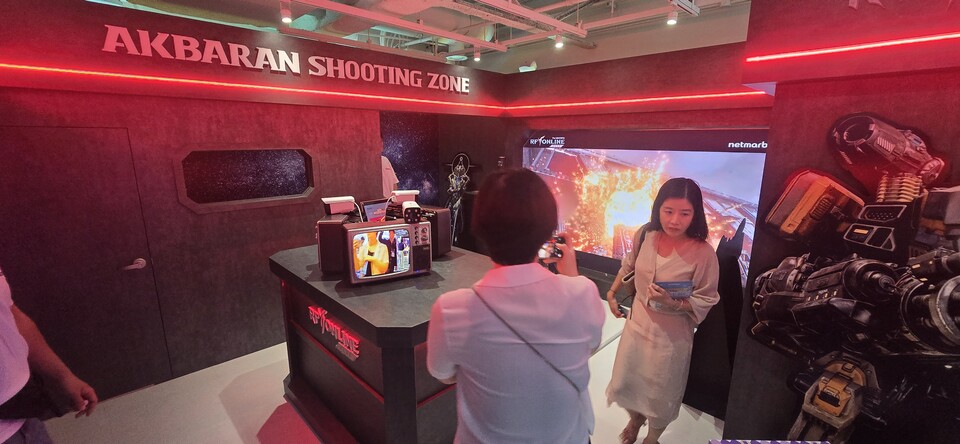 RF 온라인 넥스트 전시관에는 고무총 사격 체험이 준비돼 있다. 사진=최형주 기자