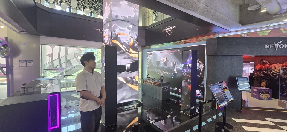 스마일게이트 스토브에서 서비스되는 '클레르 옵스퀴드: 33 원정대' 체험공간. 사진=최형주 기자