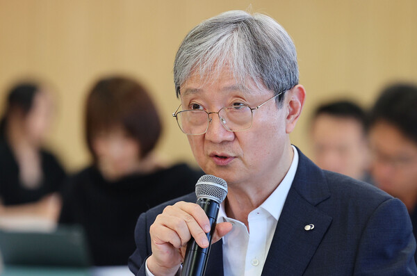 이찬진 금융감독원장이 지난 11일 서울 강남구 네이버스퀘어에서 열린 금융감독원장-빅테크 CEO 간담회에서 발언하고 있다. 사진=연합뉴스