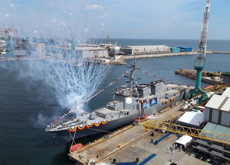 HD현대중공업이 건조해 지난달 17일 진수한 8200톤급 최첨단 이지스구축함(KDX-III Batch-II) 2번함 ‘다산정약용함’의 모습. 사진=HD현대중공업