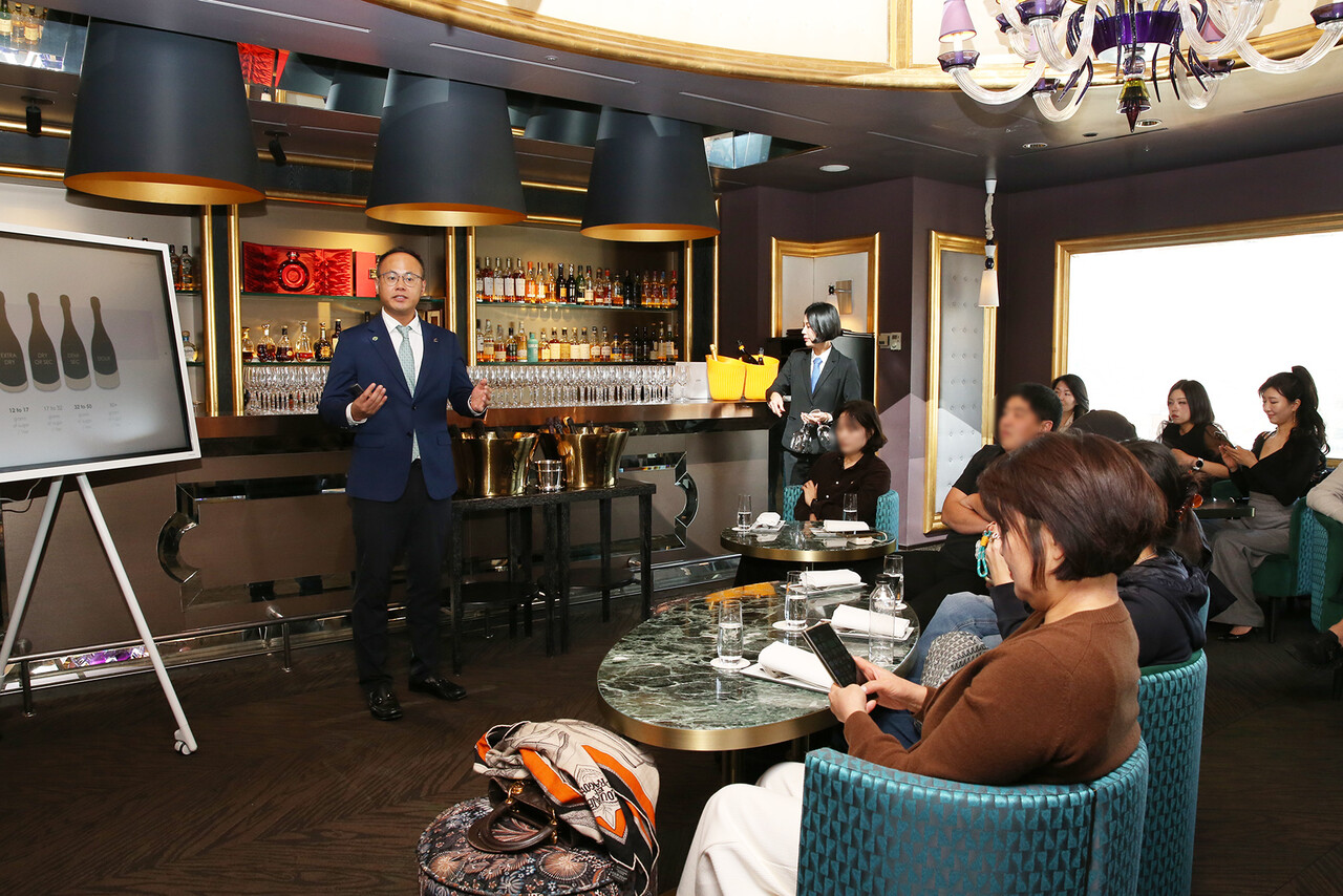 롯데면세점은 지난 14일 소공동 롯데호텔 피에르가니에르 바에서 VIP고객 초청행사를 진행했다. 사진=롯데면세점