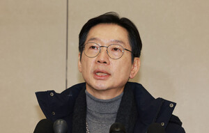 '친문' <b>적자 김경수</b>, 계엄 사태에 조기 <b>귀국</b>...정치 행보 신호탄?
